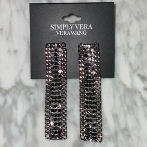 Vera Wang Earrings 🤍